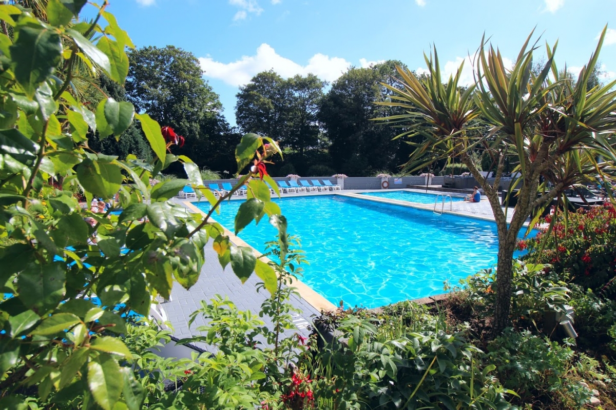 Westhill Country Hotel, Jersey: Family run hotel with gardens and heated pools